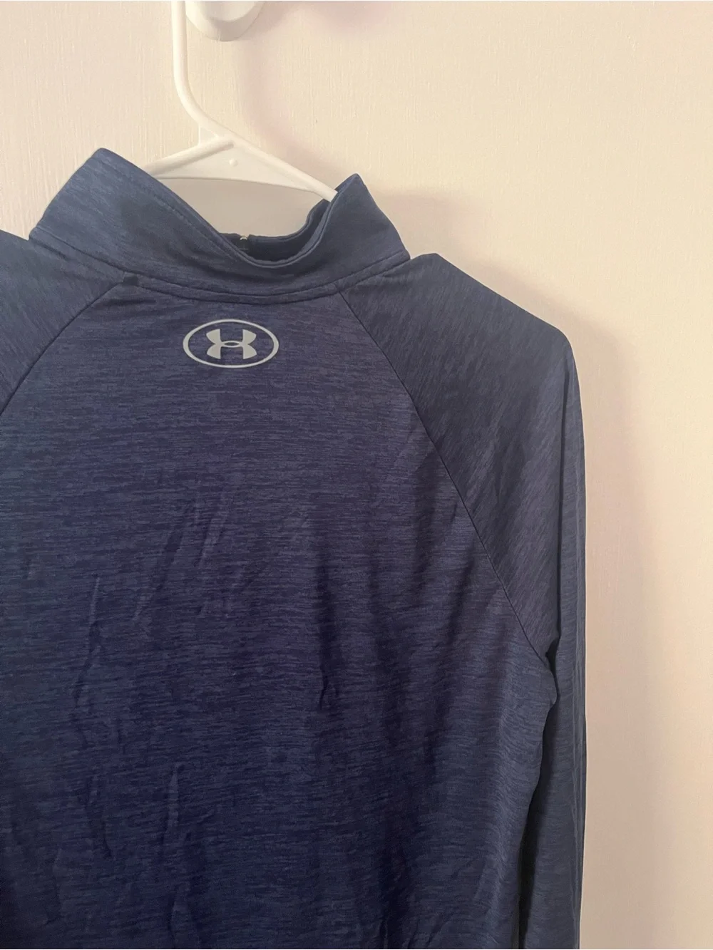 Under Armour Men’s Lightweight Loose Fit Navy Blue Pullover Base Layer Small